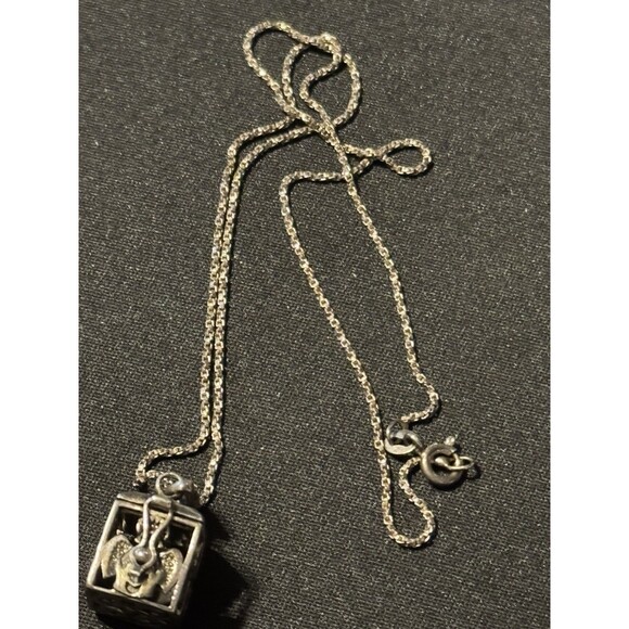 925 Prayer Box Necklace Angels on Box Vintage 18in Chain - Picture 4 of 7